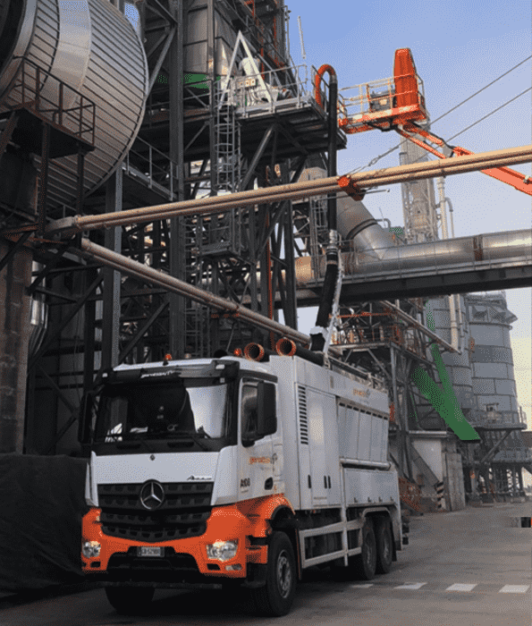 Equipos y vehículos para trabajos de construcción de infraestructuras y limpieza industrial